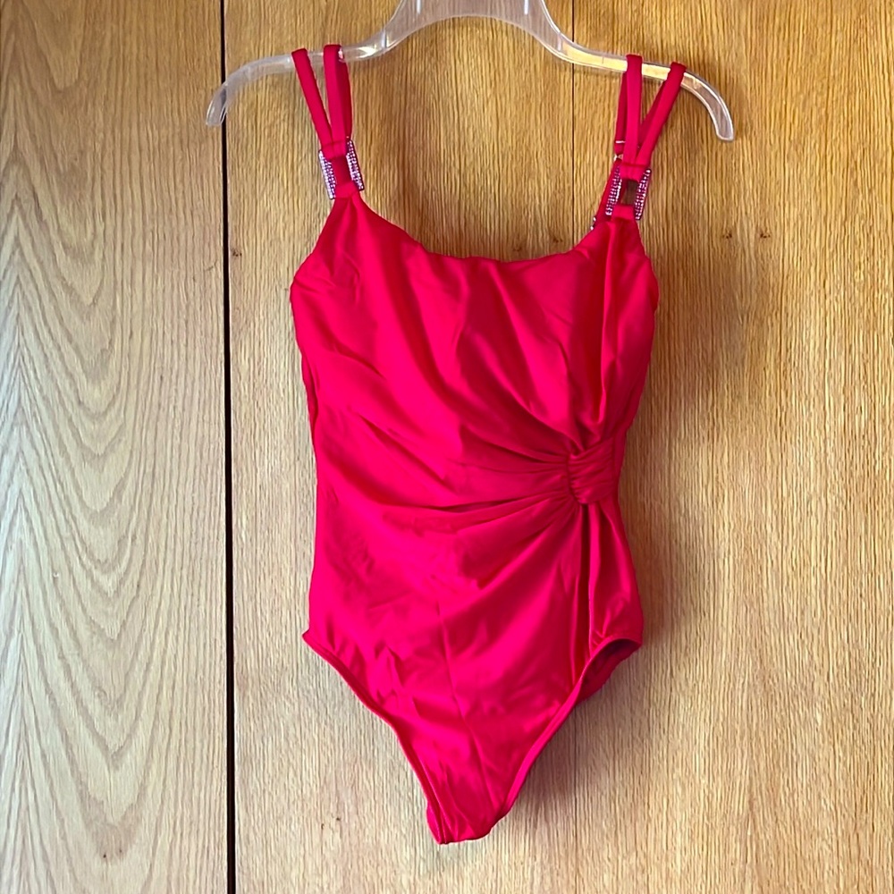RARE Miraclesuit RED 10 slimming ruched Thrill Seeker Lisa Jane $200 swimsuit